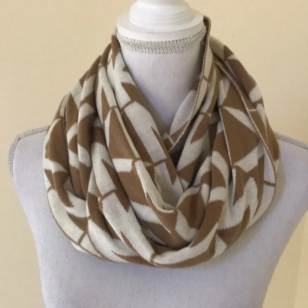 NWT! MICHAEL Michael Kors O/S infinity scarf